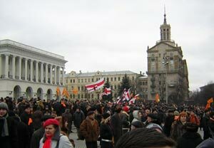 Demonstranten auf dem Kreschtschatik (Foto: Ballin/.rufo) 