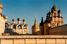 Über 1000 Jahre Geschichte locken nach Russland - zum Beispiel nach Rostow Weliki (Foto: Prochnow/.rufo)